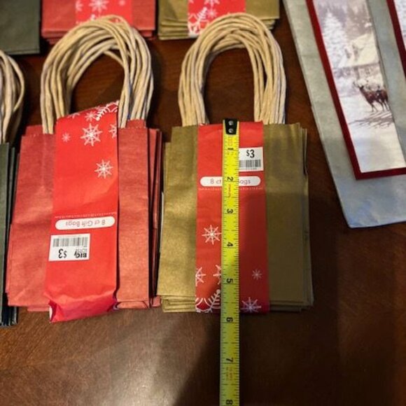 Holiday Gift Bags & Boxes Set With Santa Design & Festive Colors 52 pieces - Picture 7 of 12